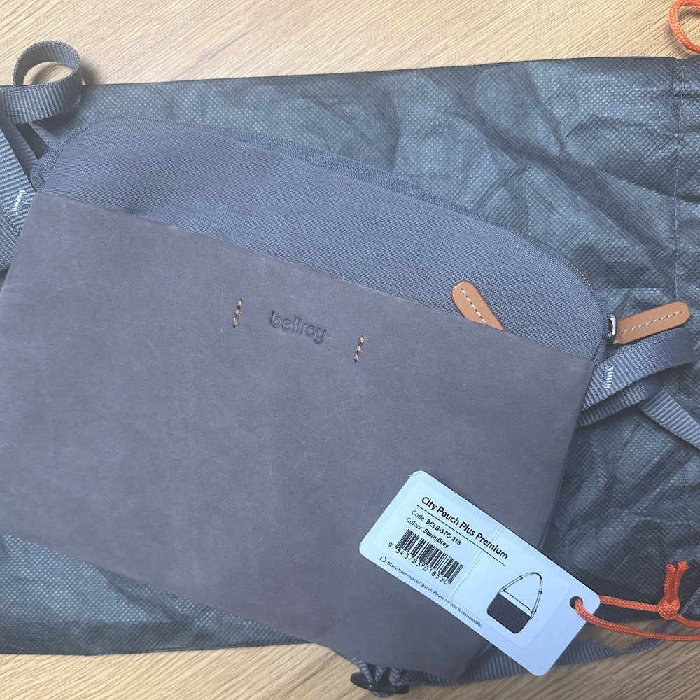 Bellroy City Pouch Premium Grey sling